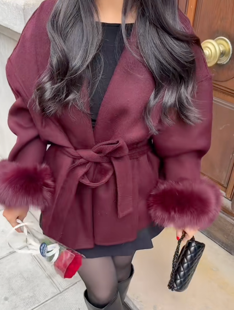 Lana Luxe Coat | Winterjas met Faux Fur Details aan de Mouwen