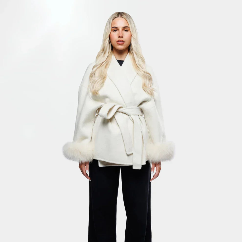 Lana Luxe Coat | Winterjas met Faux Fur Details aan de Mouwen